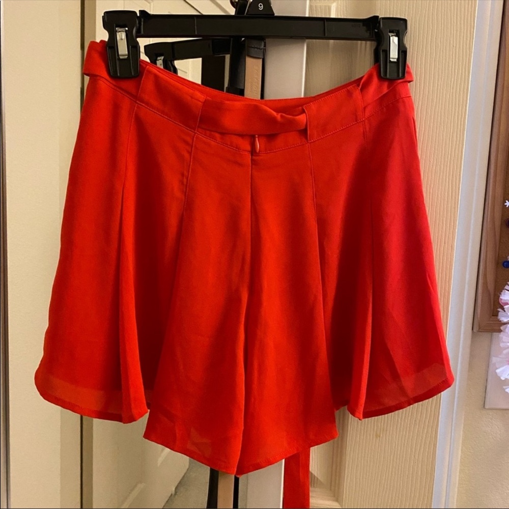 NWOT Aritzia Sunday Best Westley Flowy Shorts in Scarlet Red 4 - Picture 6 of 6